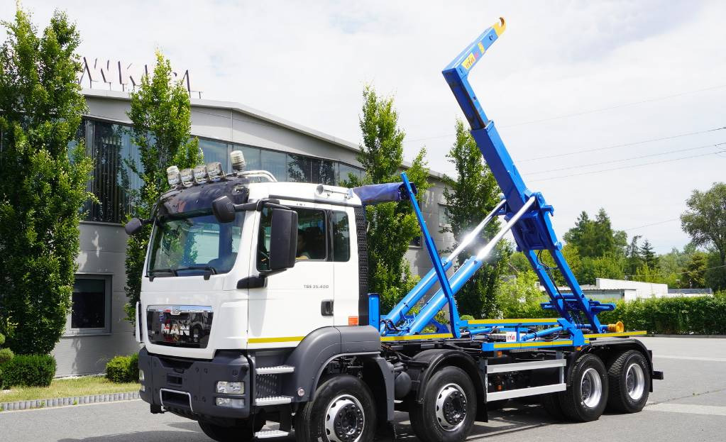 MAN TGS 35.400 8×4 HYVA LIFT 32.56 SE hooklift - 후크 리프트 트럭 : 사진 1 MAN TGS 35.400 8×4 HYVA LIFT 32.56 SE hooklift - 후크 리프트 트럭 : 사진 1