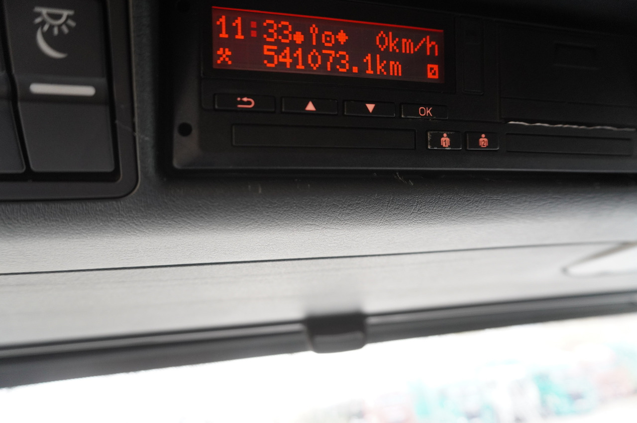 MAN TGS 35.420 8×2 / Chassis 6.4 m / 3 steered axles / 2 units - 캡 새시 트럭 : 사진 4 MAN TGS 35.420 8×2 / Chassis 6.4 m / 3 steered axles / 2 units - 캡 새시 트럭 : 사진 4