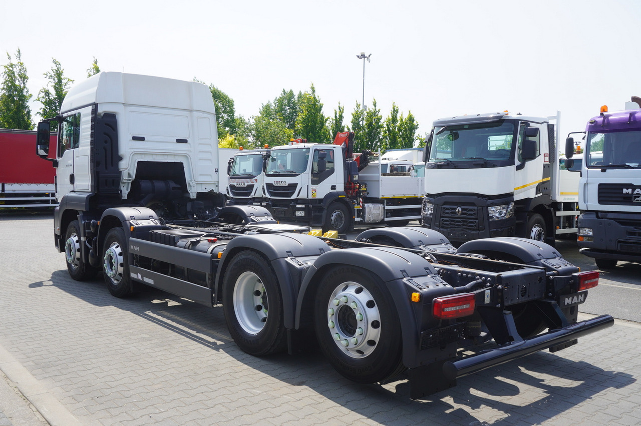MAN TGS 35.420 8x2 / Chassis 6.4 m / 3 steered axles - 캡 새시 트럭 : 사진 4 MAN TGS 35.420 8x2 / Chassis 6.4 m / 3 steered axles - 캡 새시 트럭 : 사진 4