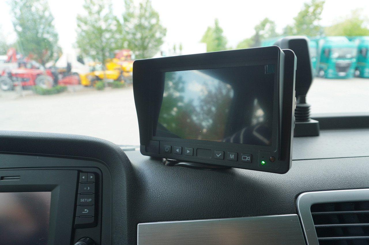 커튼사이더 트럭 MAN TGX 18.430 / Curtainsider 18 EPAL / sleeping cab / 2021 : 사진 24 커튼사이더 트럭 MAN TGX 18.430 / Curtainsider 18 EPAL / sleeping cab / 2021 : 사진 24