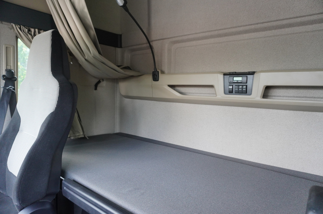 커튼사이더 트럭 MAN TGX 18.430 / Curtainsider 18 EPAL / sleeping cab / 2021 : 사진 18 커튼사이더 트럭 MAN TGX 18.430 / Curtainsider 18 EPAL / sleeping cab / 2021 : 사진 18