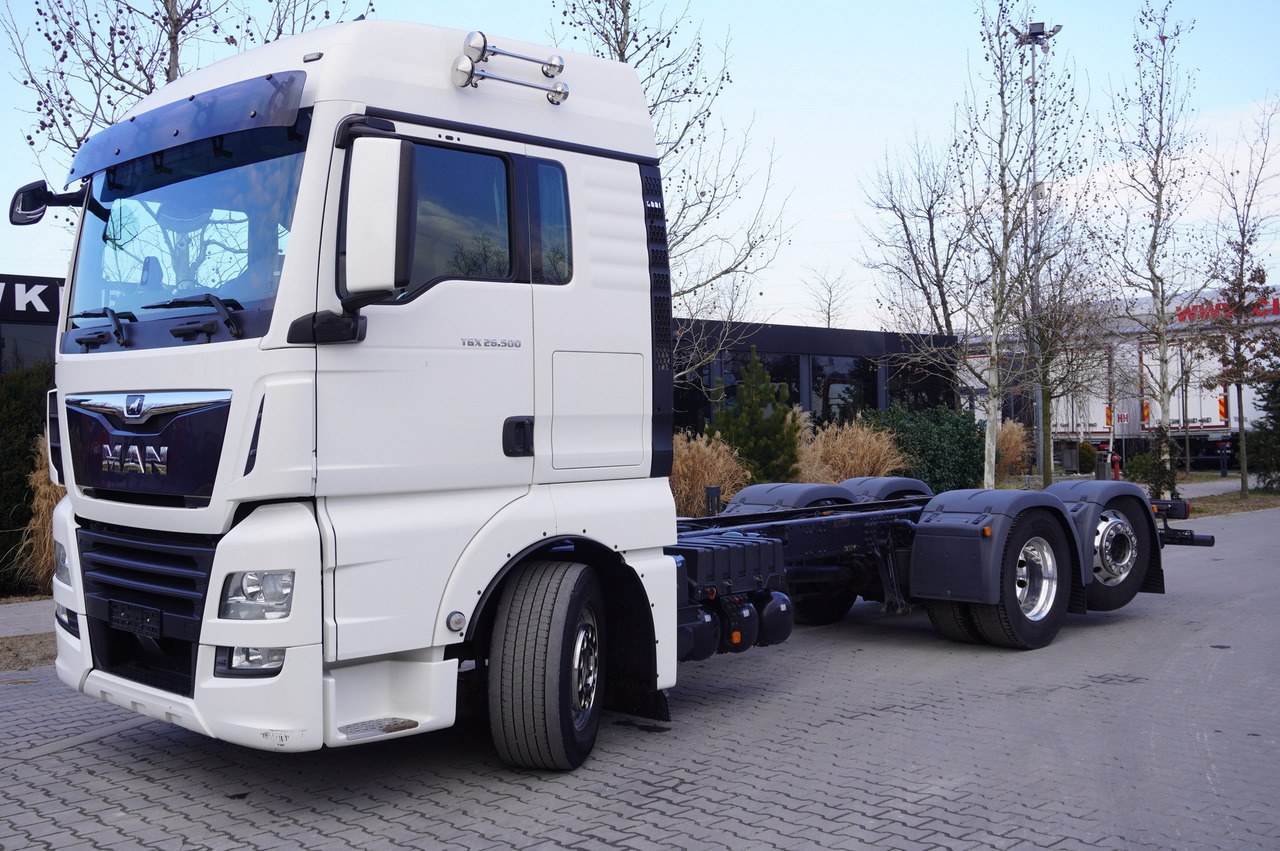 MAN TGX 26,500 / 500 HP / steering 3rd axle / 20 t cap. / Chassis 6.5 m - 캡 새시 트럭 : 사진 1 MAN TGX 26,500 / 500 HP / steering 3rd axle / 20 t cap. / Chassis 6.5 m - 캡 새시 트럭 : 사진 1