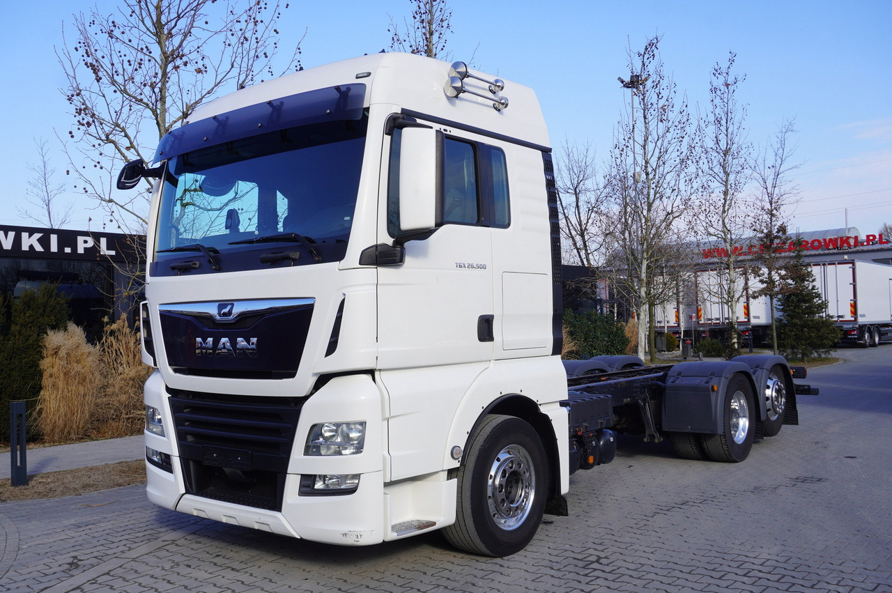 MAN TGX 26,500 / 500 HP / steering 3rd axle / 20 t cap. / Chassis 6.5 m - 캡 새시 트럭 : 사진 3 MAN TGX 26,500 / 500 HP / steering 3rd axle / 20 t cap. / Chassis 6.5 m - 캡 새시 트럭 : 사진 3