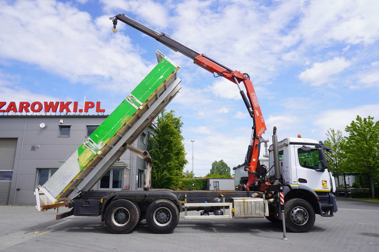 MERCEDES-BENZ AROCS 2633 6x4 / 5.5 T crane FASSI F135 / Tipper 15 EPAL - 덤프트럭, 크레인 트럭 : 사진 4 MERCEDES-BENZ AROCS 2633 6x4 / 5.5 T crane FASSI F135 / Tipper 15 EPAL - 덤프트럭, 크레인 트럭 : 사진 4