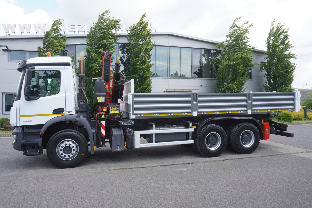MERCEDES-BENZ AROCS 2633 6x4 / 5.5 T crane FASSI F135 / Tipper 15 EPAL - 드롭사이드/ 플랫베드 트럭, 크레인 트럭 : 사진 3 MERCEDES-BENZ AROCS 2633 6x4 / 5.5 T crane FASSI F135 / Tipper 15 EPAL - 드롭사이드/ 플랫베드 트럭, 크레인 트럭 : 사진 3