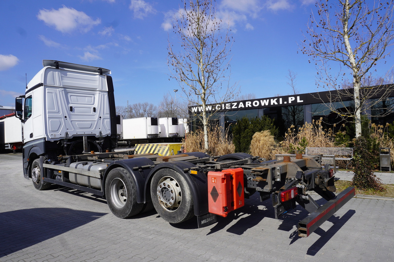 MERCEDES-BENZ Actros 2543 / BDF / Retarder / sleeping cabin - 컨테이너 운반 장치/ 스와프 보디 트럭 : 사진 3 MERCEDES-BENZ Actros 2543 / BDF / Retarder / sleeping cabin - 컨테이너 운반 장치/ 스와프 보디 트럭 : 사진 3