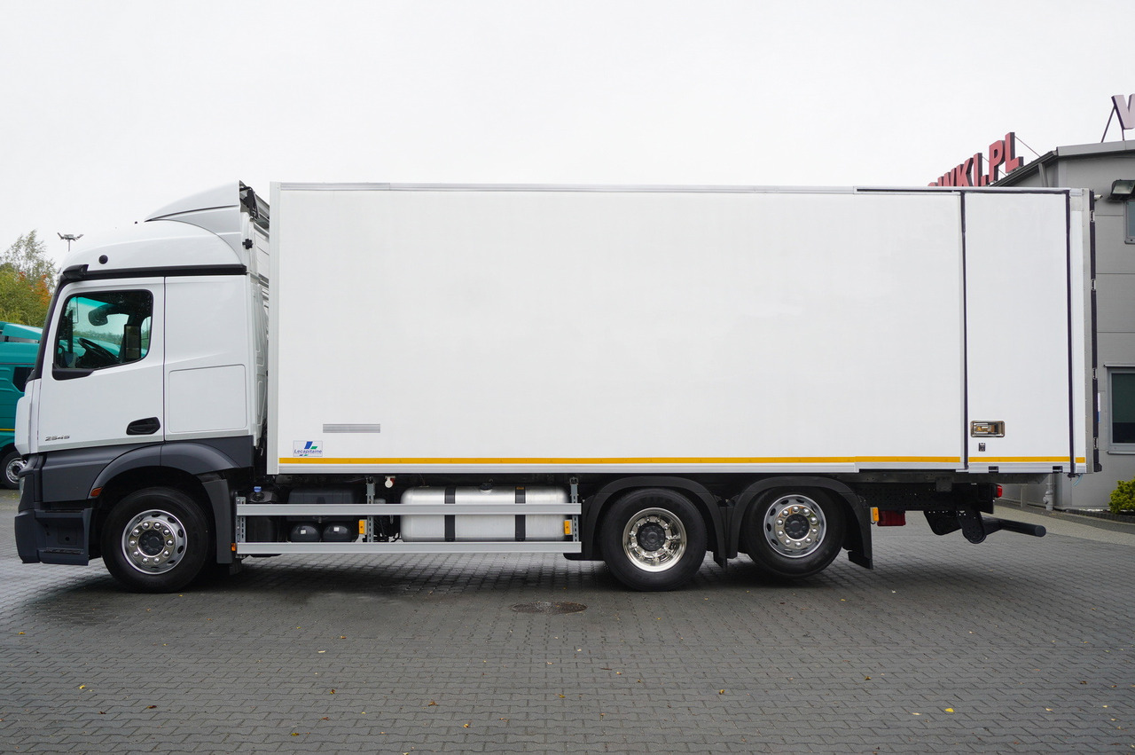 MERCEDES-BENZ Actros 2545 MP5 / Lecapitaine 18 EPAL refrigerator / Bitemperature / Carrier Supra 850 MT / ADR AT - 냉동탑차 : 사진 2 MERCEDES-BENZ Actros 2545 MP5 / Lecapitaine 18 EPAL refrigerator / Bitemperature / Carrier Supra 850 MT / ADR AT - 냉동탑차 : 사진 2