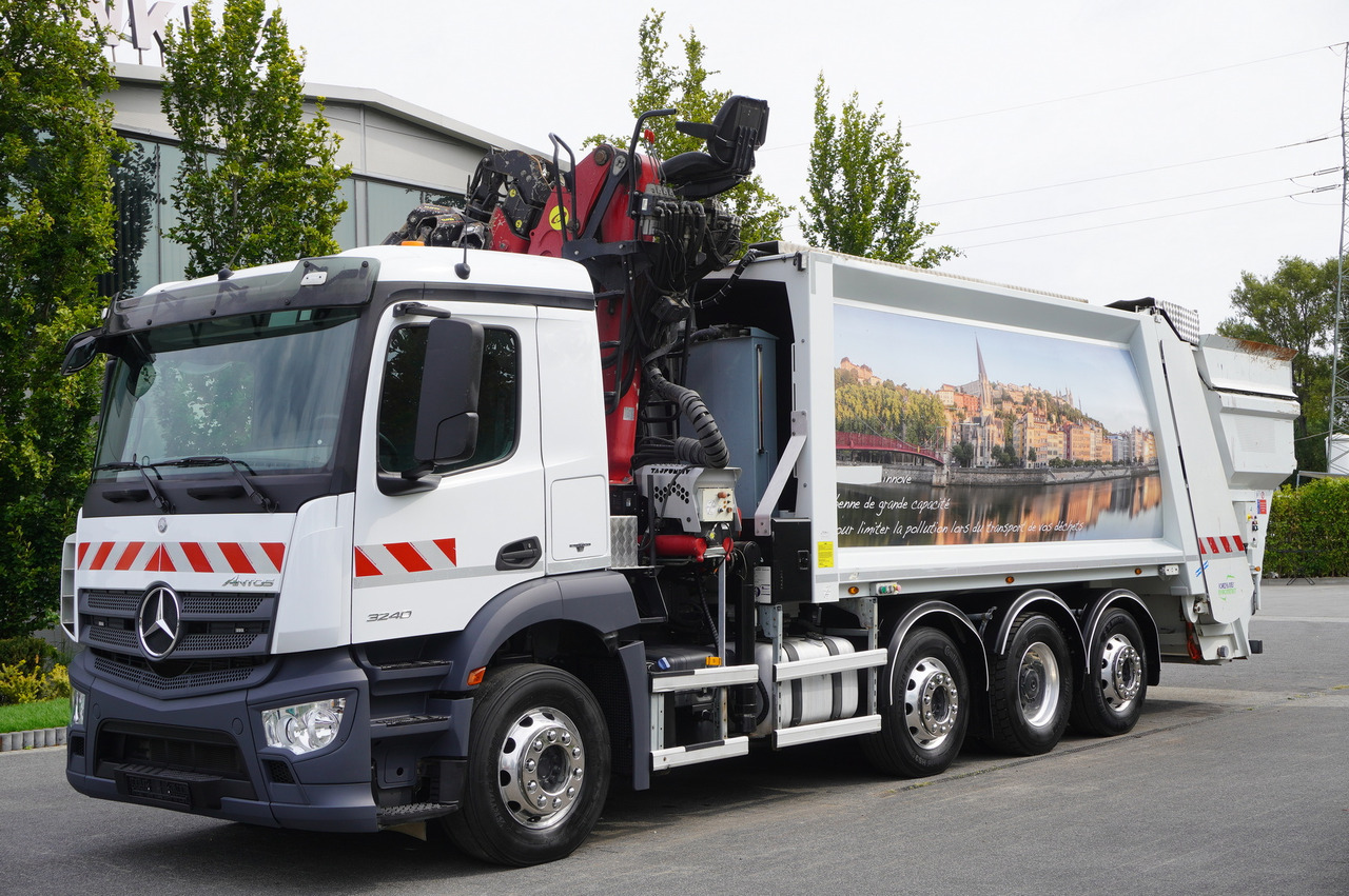 MERCEDES-BENZ Antos 3240 8x2 / Tajfun 5T crane / Farid Industries garbage truck/ 3 steered axles - 진공 흡입 트럭 : 사진 3 MERCEDES-BENZ Antos 3240 8x2 / Tajfun 5T crane / Farid Industries garbage truck/ 3 steered axles - 진공 흡입 트럭 : 사진 3