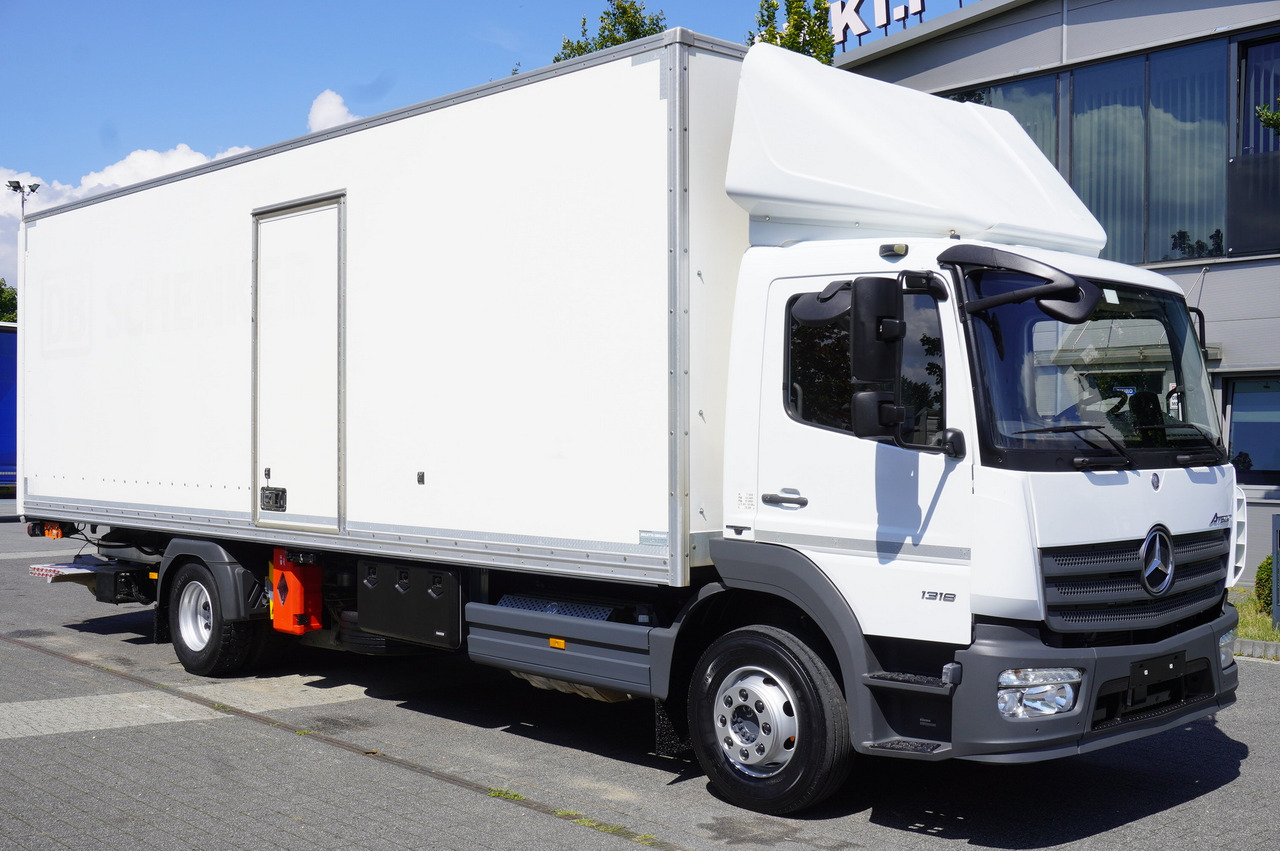 MERCEDES-BENZ Atego 1318 E6 / 20 pallet container / lift / 90 thousand km !!! - 박스 트럭 : 사진 1 MERCEDES-BENZ Atego 1318 E6 / 20 pallet container / lift / 90 thousand km !!! - 박스 트럭 : 사진 1