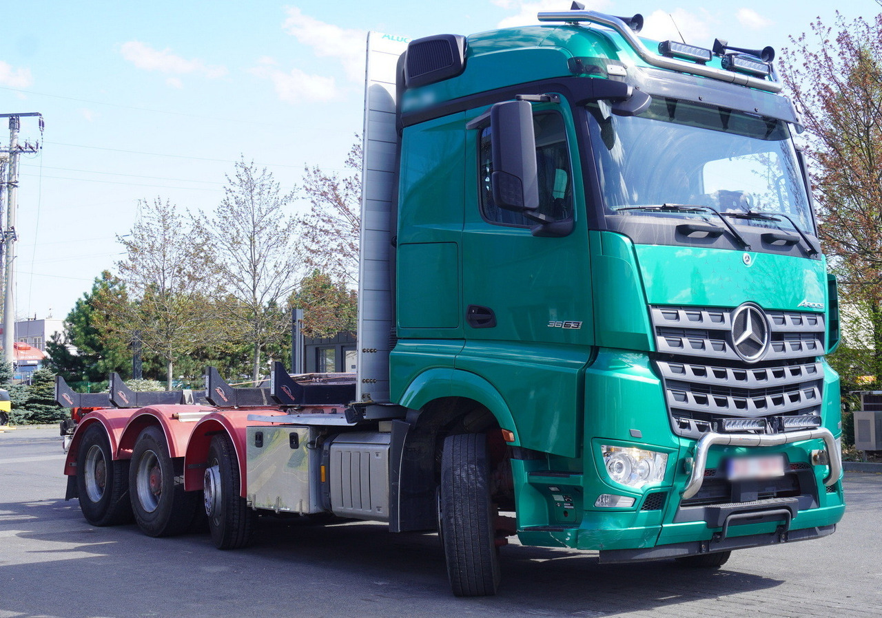 Mercedes-Benz Arocs 3563 8 × 4 / 630 HP / steered axle / Logging superstructure - 크레인 트럭 : 사진 1 Mercedes-Benz Arocs 3563 8 × 4 / 630 HP / steered axle / Logging superstructure - 크레인 트럭 : 사진 1