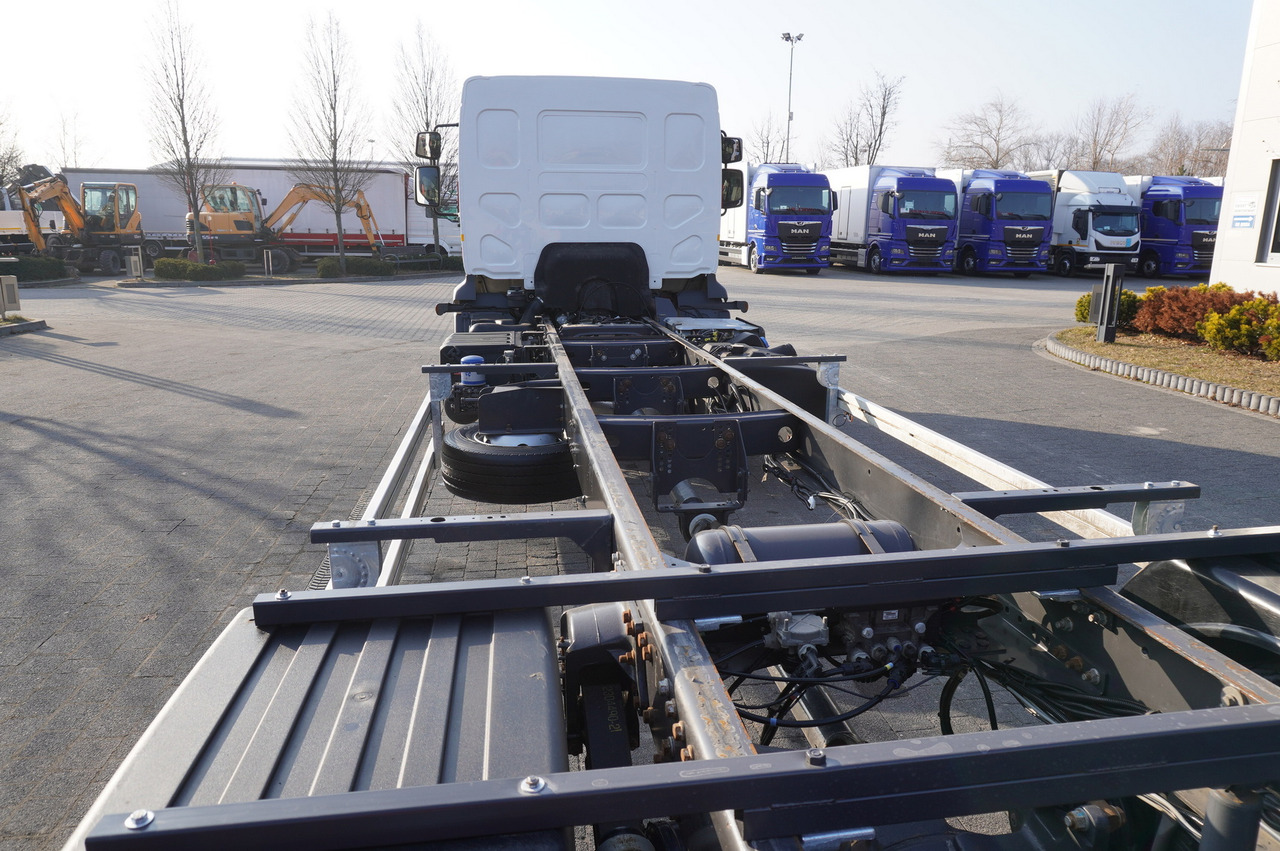캡 새시 트럭 RENAULT D12 / 180,000 km / frame 9.15 m : 사진 13