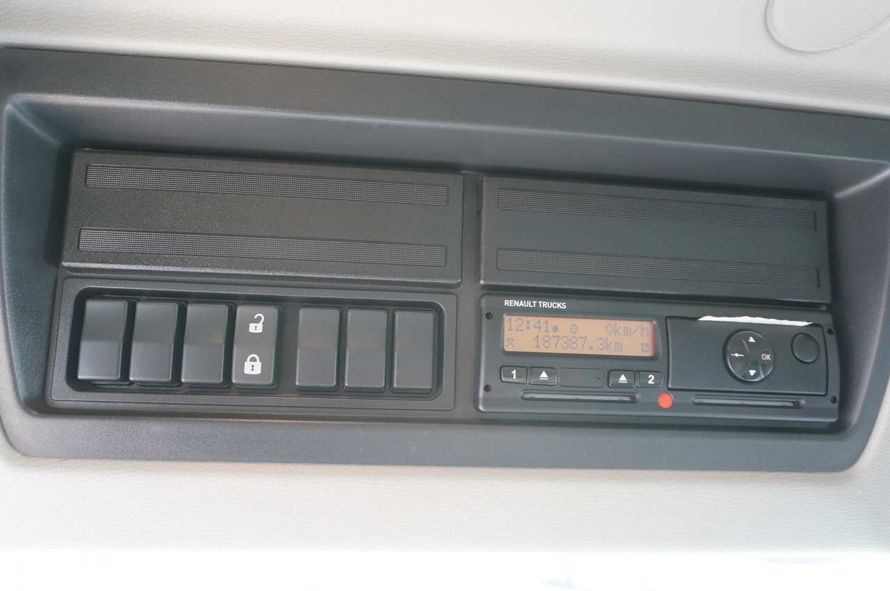 견인 트럭 RENAULT D12 / New galvanized tow truck superstructure / 2025 / length 840 cm : 사진 23 견인 트럭 RENAULT D12 / New galvanized tow truck superstructure / 2025 / length 840 cm : 사진 23