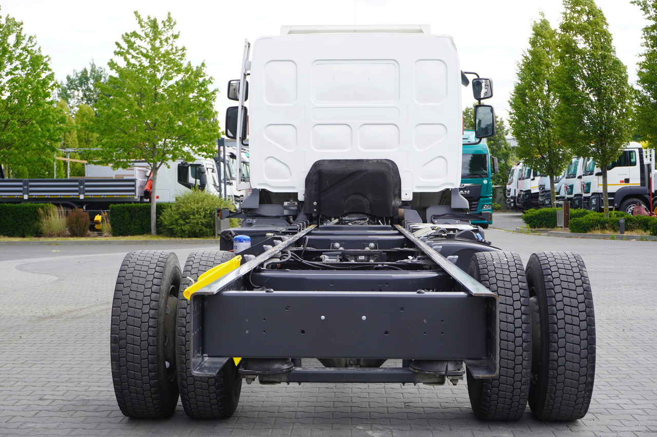 RENAULT D16 / Chassis 7.1 m / Differential lock - 컨테이너 운반 장치/ 스와프 보디 트럭 : 사진 4 RENAULT D16 / Chassis 7.1 m / Differential lock - 컨테이너 운반 장치/ 스와프 보디 트럭 : 사진 4