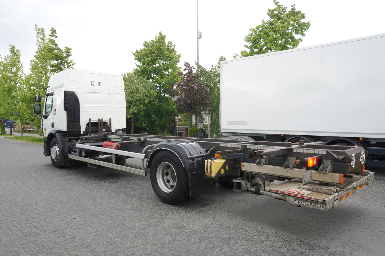 RENAULT D19 Wide Glob / BDF / load capacity 11t / 280 thousand km / tail lift - 캡 새시 트럭 : 사진 3 RENAULT D19 Wide Glob / BDF / load capacity 11t / 280 thousand km / tail lift - 캡 새시 트럭 : 사진 3
