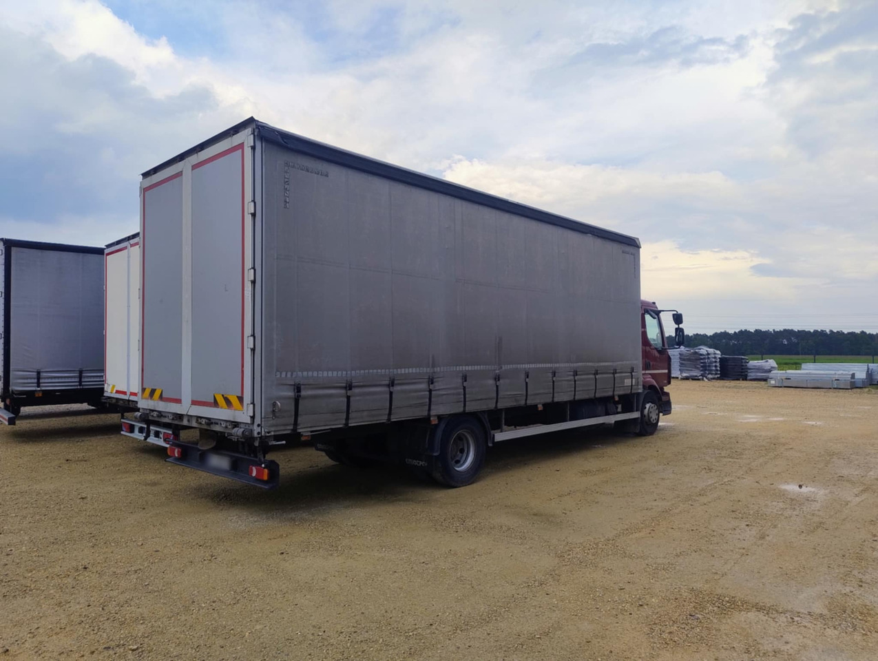 RENAULT Midlum 300 / Curtain 18 EPAL / Sleeping cab - 커튼사이더 트럭 : 사진 3 RENAULT Midlum 300 / Curtain 18 EPAL / Sleeping cab - 커튼사이더 트럭 : 사진 3