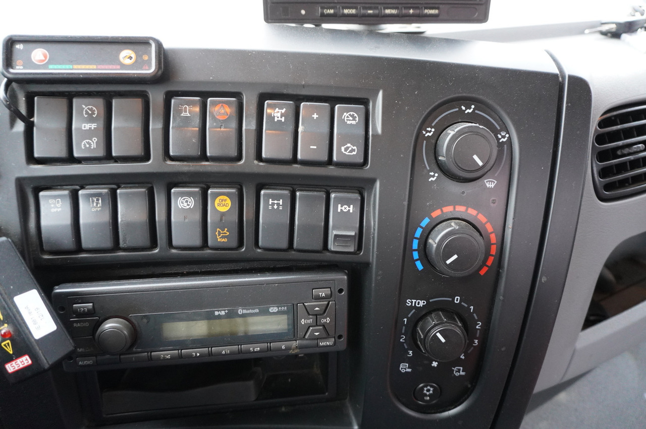 크레인 트럭 RENAULT RENAULT C280 DTI 8 / FASSI crane 5.6 T / 560 MTH / range 8 m / Flatbed 15 EPAL : 사진 21 크레인 트럭 RENAULT RENAULT C280 DTI 8 / FASSI crane 5.6 T / 560 MTH / range 8 m / Flatbed 15 EPAL : 사진 21