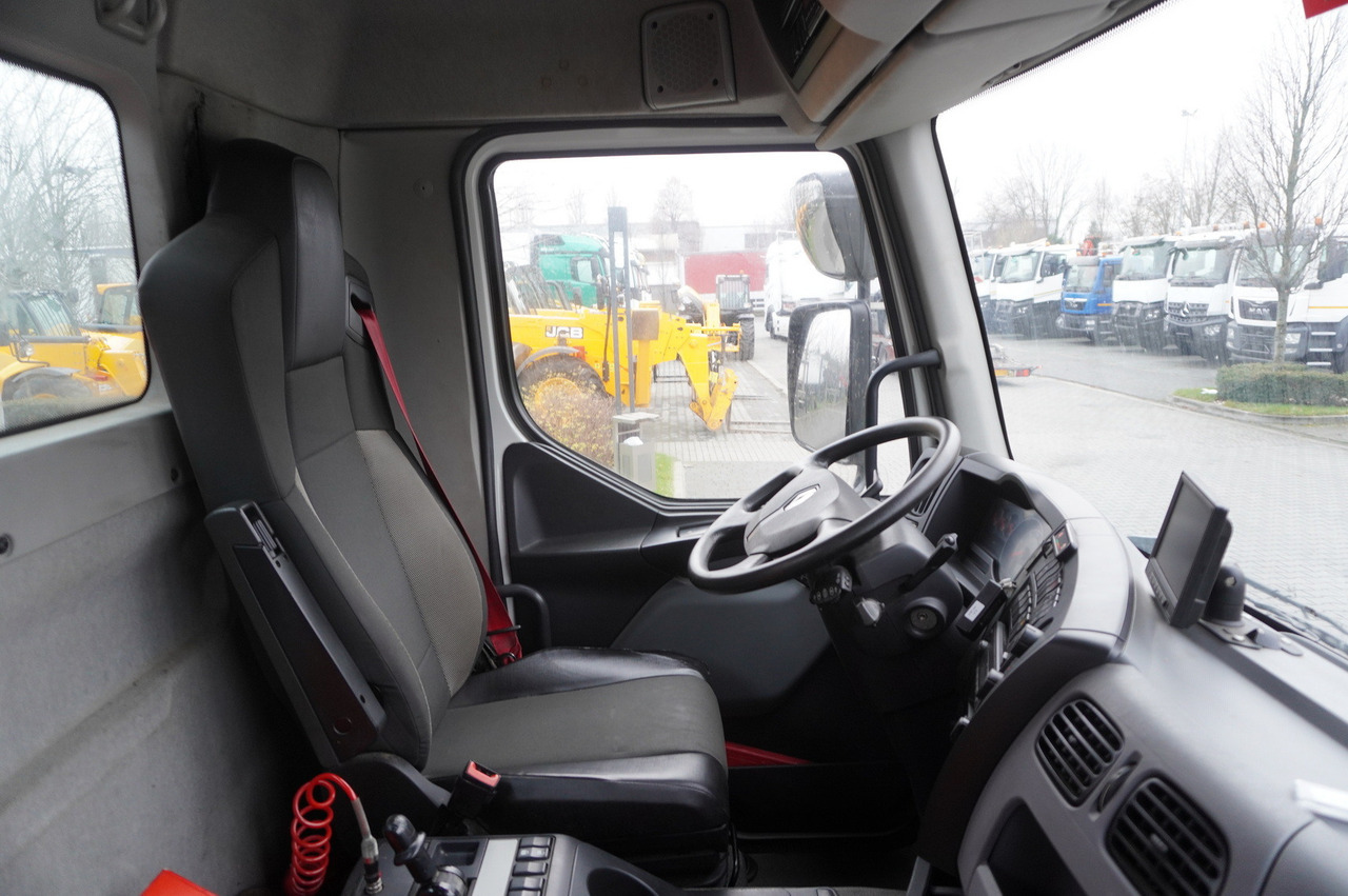 크레인 트럭 RENAULT RENAULT C280 DTI 8 / FASSI crane 5.6 T / 560 MTH / range 8 m / Flatbed 15 EPAL : 사진 22 크레인 트럭 RENAULT RENAULT C280 DTI 8 / FASSI crane 5.6 T / 560 MTH / range 8 m / Flatbed 15 EPAL : 사진 22