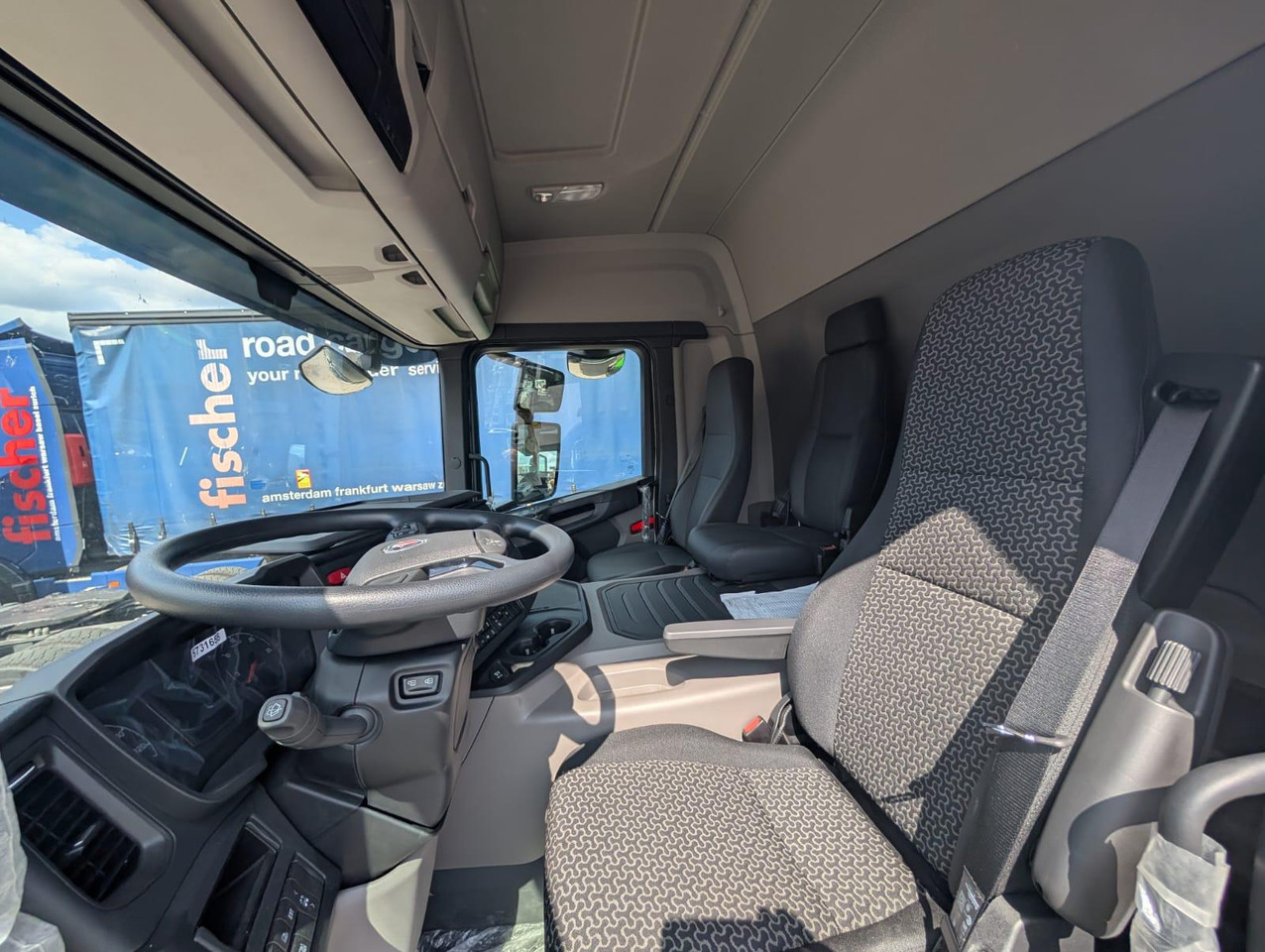 SCANIA P 340 B6x2*4NA / chassis frame / steering axle / CNG / large cab / 8 units - 쓰레기차 : 사진 5 SCANIA P 340 B6x2*4NA / chassis frame / steering axle / CNG / large cab / 8 units - 쓰레기차 : 사진 5