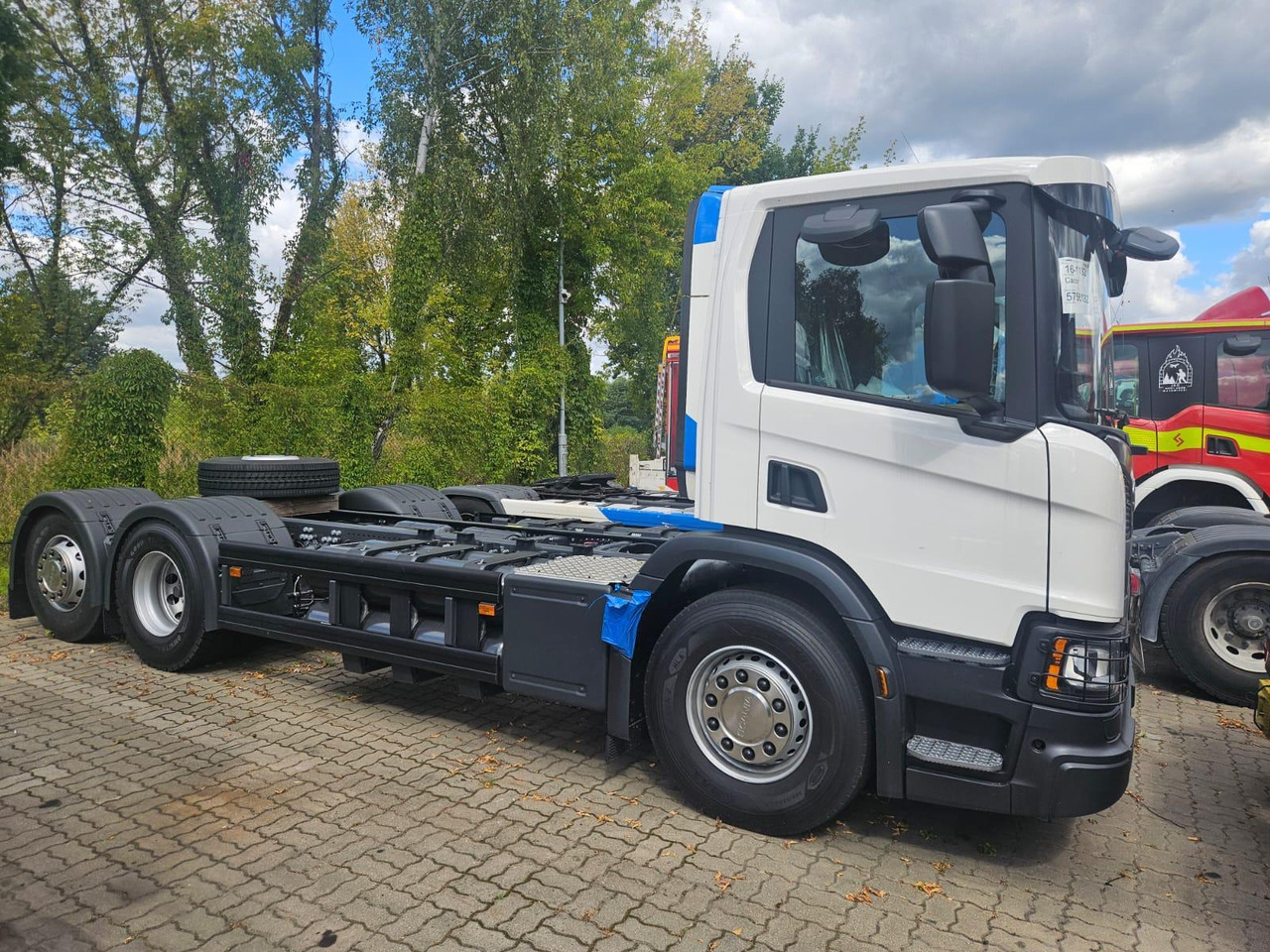 SCANIA P 340 B6x2*4NA / chassis frame / steering axle / CNG - 쓰레기차 : 사진 3 SCANIA P 340 B6x2*4NA / chassis frame / steering axle / CNG - 쓰레기차 : 사진 3