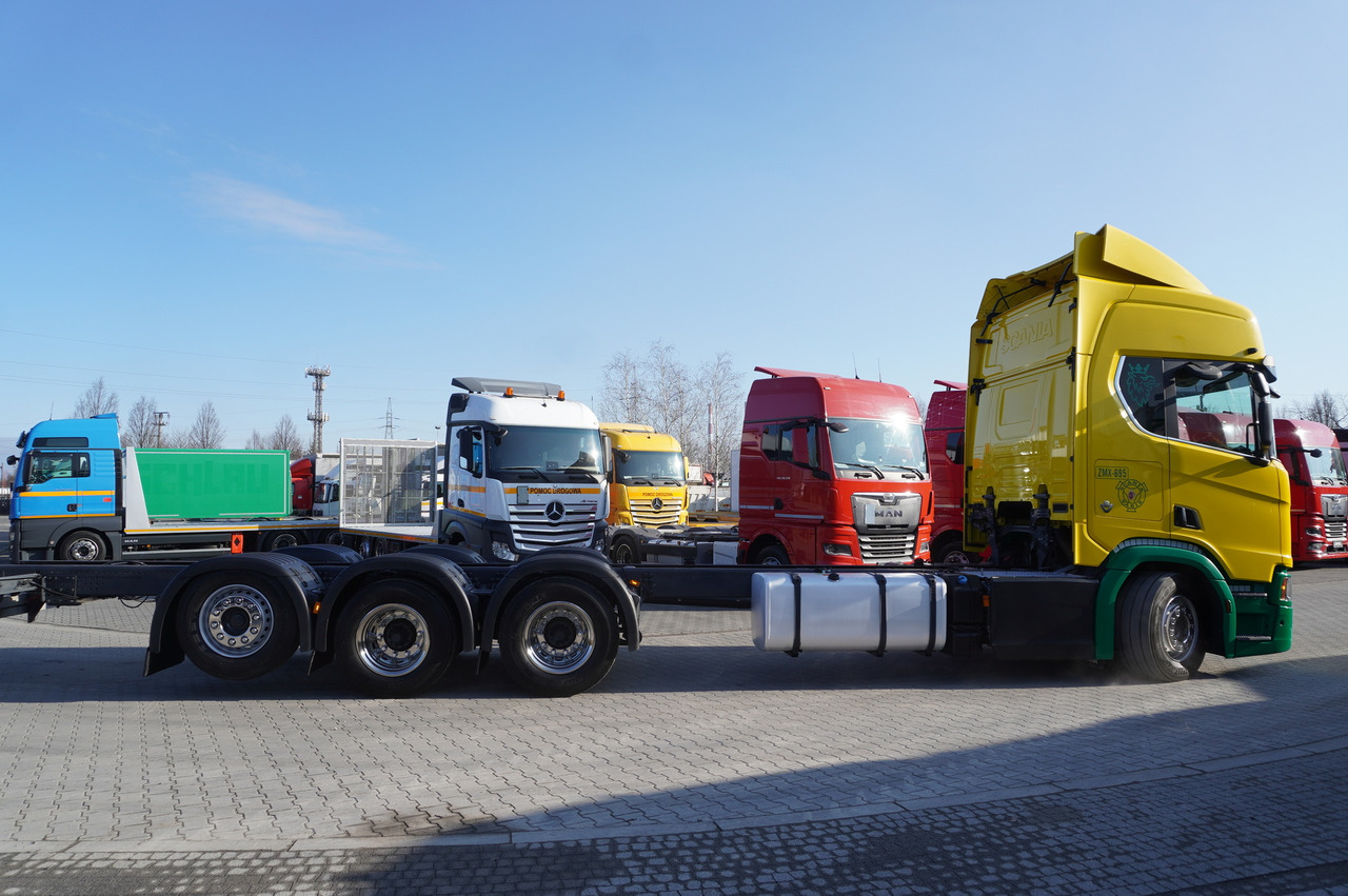 SCANIA R650 V8 8x4/4 E6 / 2020 / Frame 9.7 m - 캡 새시 트럭 : 사진 4 SCANIA R650 V8 8x4/4 E6 / 2020 / Frame 9.7 m - 캡 새시 트럭 : 사진 4