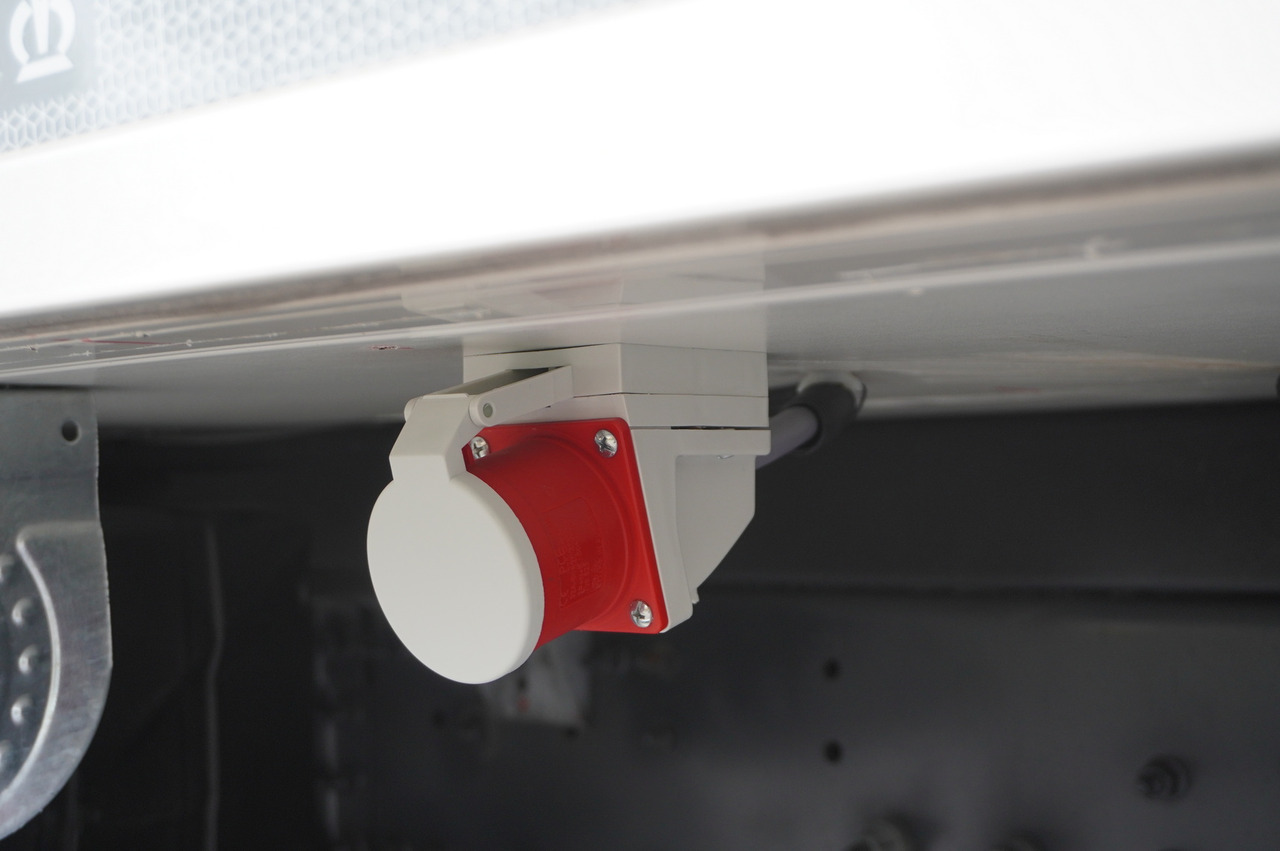 냉동탑차 VOLVO FH 460 / Krone refrigerator 23 EPAL! / Carrier Supra 1250 MT Silent / Multitemperature / Steered axle : 사진 8 냉동탑차 VOLVO FH 460 / Krone refrigerator 23 EPAL! / Carrier Supra 1250 MT Silent / Multitemperature / Steered axle : 사진 8