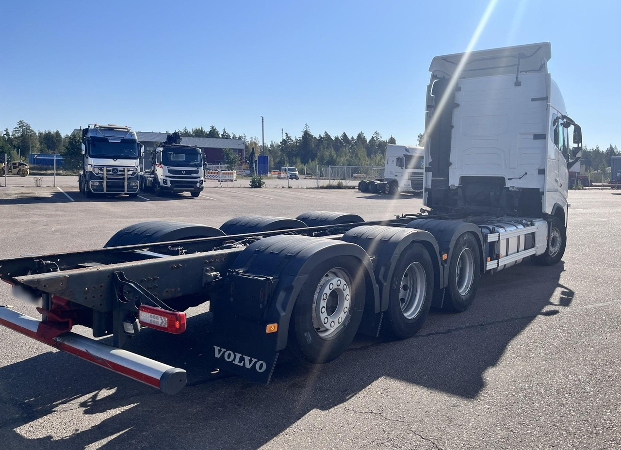 VOLVO FH 650 8x4 / Truck chassis / Sleeper cab - 캡 새시 트럭 : 사진 3 VOLVO FH 650 8x4 / Truck chassis / Sleeper cab - 캡 새시 트럭 : 사진 3