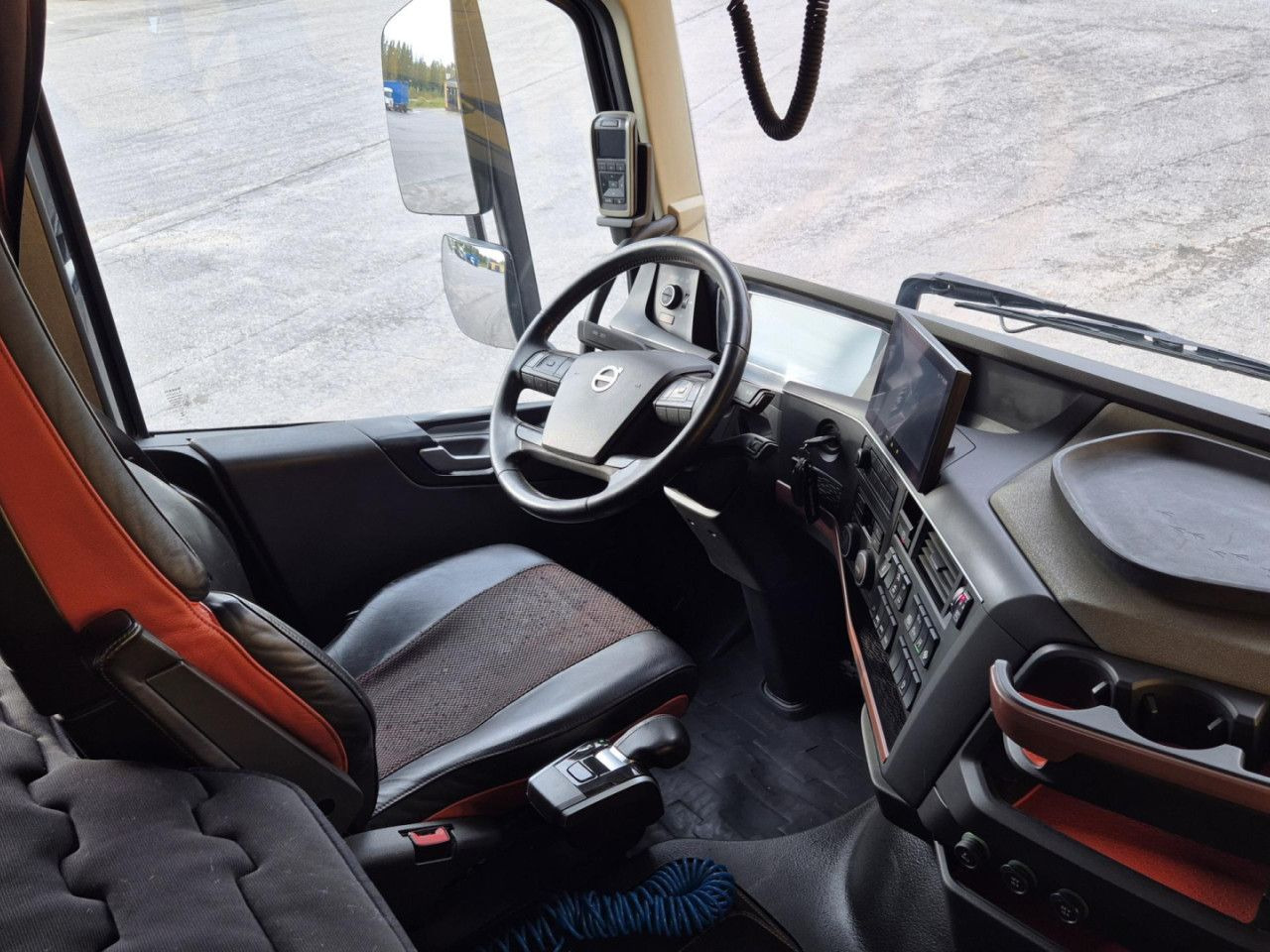 리스 VOLVO FH 750 8x4 / 2 lifted axles / timber truck VOLVO FH 750 8x4 / 2 lifted axles / timber truck : 사진 15
