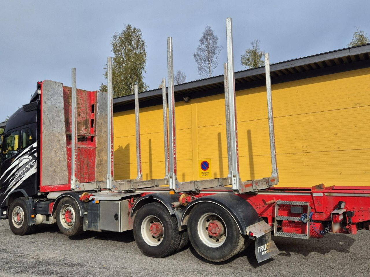VOLVO FH 750 8x4 / 2 lifted axles / timber truck - 캡 새시 트럭 : 사진 2 VOLVO FH 750 8x4 / 2 lifted axles / timber truck - 캡 새시 트럭 : 사진 2
