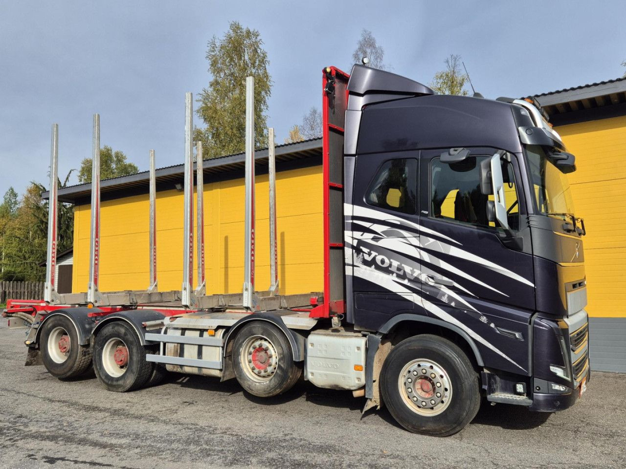 VOLVO FH 750 8x4 / 2 lifted axles / timber truck - 목재 트럭 : 사진 3 VOLVO FH 750 8x4 / 2 lifted axles / timber truck - 목재 트럭 : 사진 3