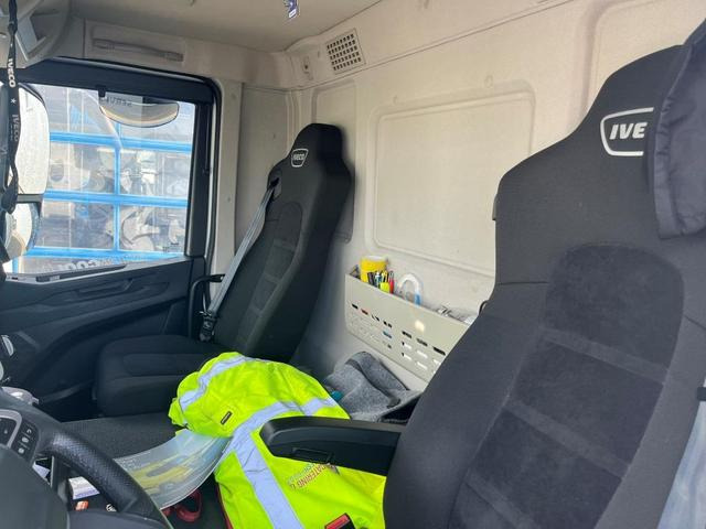 Iveco SWay 400 Lamberet Tiefkühlkoffer Thermo King LBW - 냉동탑차 : 사진 2 Iveco SWay 400 Lamberet Tiefkühlkoffer Thermo King LBW - 냉동탑차 : 사진 2