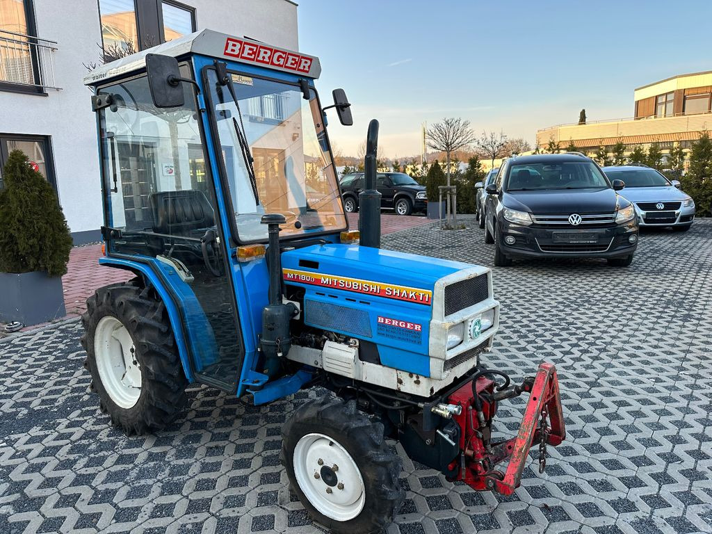 Mitsubishi MT 180 DL Winterdienst und mäherwerk - 지자체 트랙터 : 사진 2 Mitsubishi MT 180 DL Winterdienst und mäherwerk - 지자체 트랙터 : 사진 2