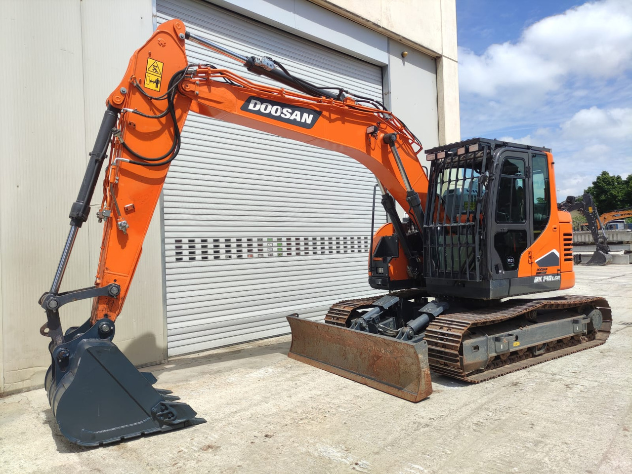 DOOSAN DX140LCR-7 - 크롤러 굴삭기 : 사진 1 DOOSAN DX140LCR-7 - 크롤러 굴삭기 : 사진 1