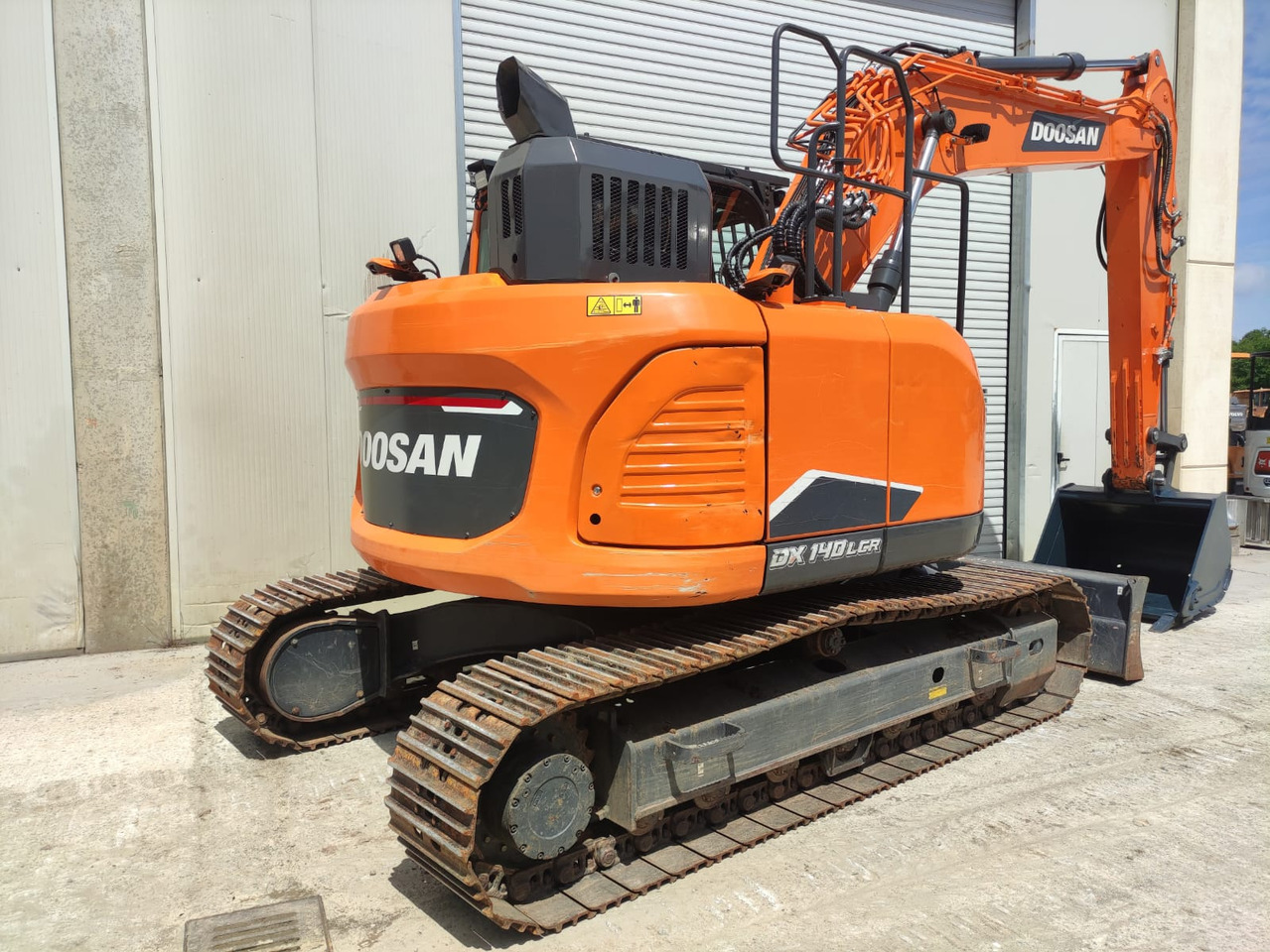 DOOSAN DX140LCR-7 - 크롤러 굴삭기 : 사진 4 DOOSAN DX140LCR-7 - 크롤러 굴삭기 : 사진 4