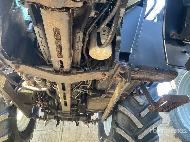 2005 New Holland TL100A 4WD Tractor - 장궤형 트랙터 : 사진 5 2005 New Holland TL100A 4WD Tractor - 장궤형 트랙터 : 사진 5