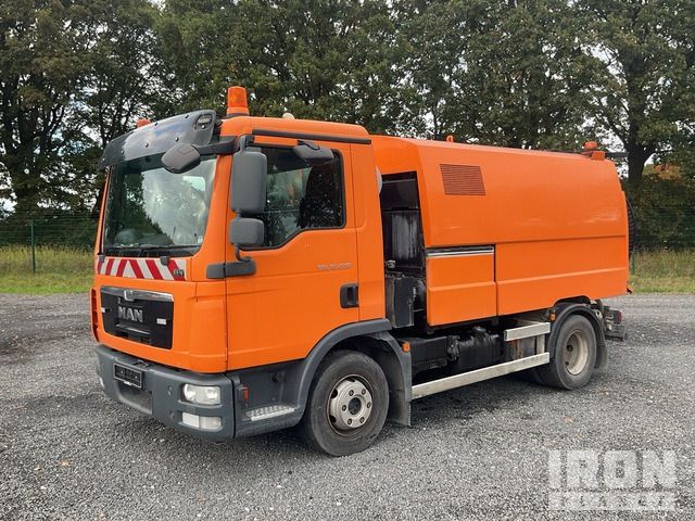 2013 MAN TGL12.220 2013 Faun ViaJet 5R-HS on Kehrmaschine - 거리 청소 차량 : 사진 2 2013 MAN TGL12.220 2013 Faun ViaJet 5R-HS on Kehrmaschine - 거리 청소 차량 : 사진 2
