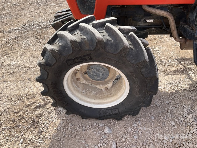 2001 Valtra 3500-4C 4WD Tractor - 장궤형 트랙터 : 사진 5 2001 Valtra 3500-4C 4WD Tractor - 장궤형 트랙터 : 사진 5