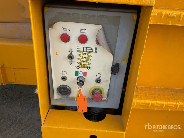 2003 Haulotte H15SDX 4x4 Diesel Scissor Lift - 시저 리프트 : 사진 5 2003 Haulotte H15SDX 4x4 Diesel Scissor Lift - 시저 리프트 : 사진 5