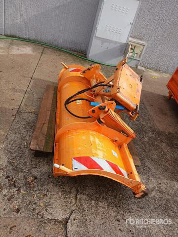 2004 Ausa M250DH X4 4x4 Snow Plow Truck - 기타 기계 : 사진 3 2004 Ausa M250DH X4 4x4 Snow Plow Truck - 기타 기계 : 사진 3