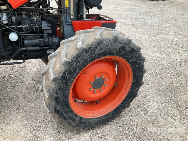 2004 Kubota MF9000DTL 4WD Tractor - 장궤형 트랙터 : 사진 4 2004 Kubota MF9000DTL 4WD Tractor - 장궤형 트랙터 : 사진 4