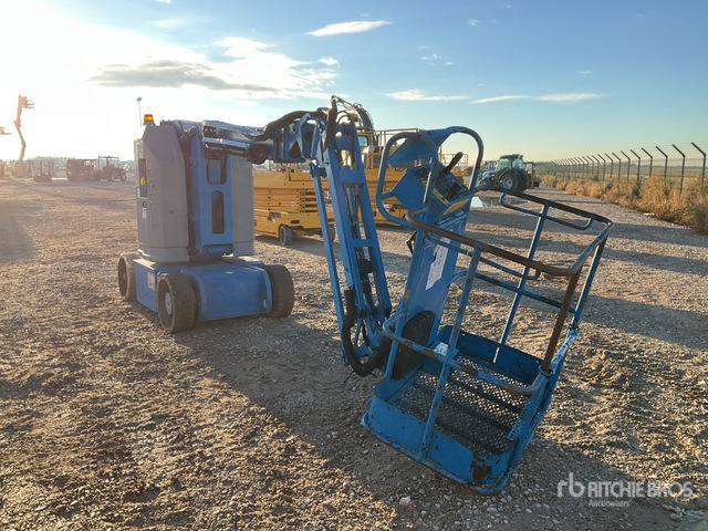 2006 Genie Z-30/20N 2WD Electric Articulating Boom Lift - 관절 붐 : 사진 4 2006 Genie Z-30/20N 2WD Electric Articulating Boom Lift - 관절 붐 : 사진 4