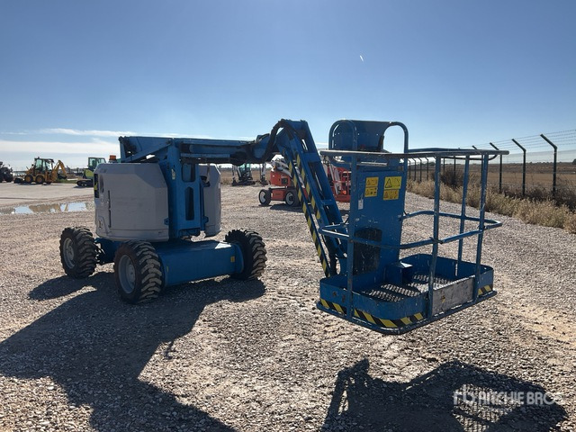 2006 Genie Z34/22 4WD Diesel Articulating Boom Lift - 관절 붐 : 사진 3 2006 Genie Z34/22 4WD Diesel Articulating Boom Lift - 관절 붐 : 사진 3