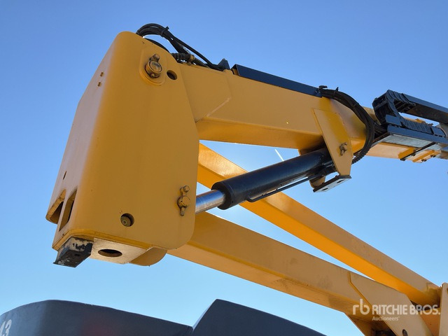 2006 Haulotte HA12IP 2WD Electric Articulating Boom Lift - 관절 붐 : 사진 4 2006 Haulotte HA12IP 2WD Electric Articulating Boom Lift - 관절 붐 : 사진 4