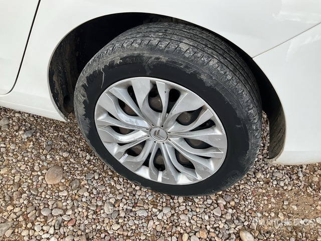 2015 Citroen C4 BlueHDI Automobile - 차량 : 사진 3 2015 Citroen C4 BlueHDI Automobile - 차량 : 사진 3