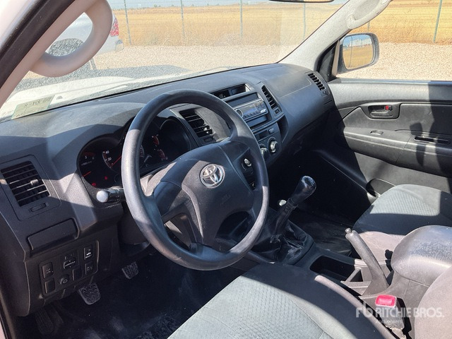 2015 Toyota Hilux 4x4 Crew Cab Pickup - 픽업트럭 : 사진 5 2015 Toyota Hilux 4x4 Crew Cab Pickup - 픽업트럭 : 사진 5