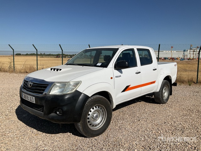 2015 Toyota Hilux 4x4 Crew Cab Pickup - 픽업트럭 : 사진 1 2015 Toyota Hilux 4x4 Crew Cab Pickup - 픽업트럭 : 사진 1