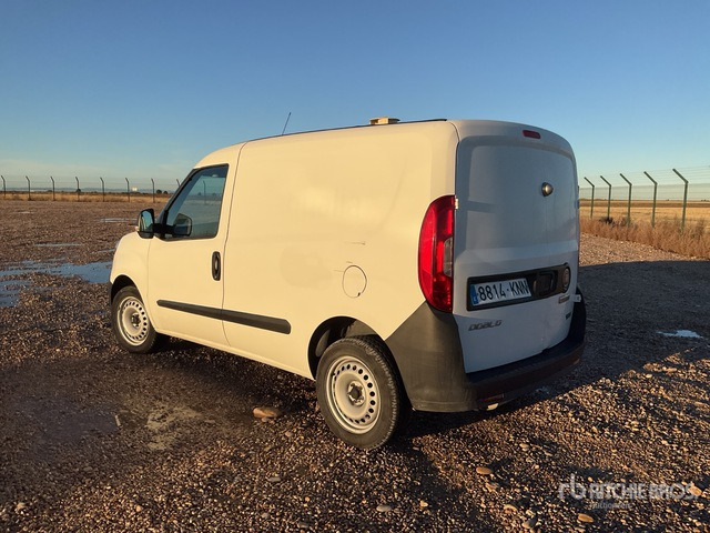 2018 Fiat Doblo Cargo Van - 밴 : 사진 2 2018 Fiat Doblo Cargo Van - 밴 : 사진 2