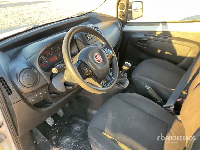 2018 Fiat Fiorino Cargo Van - 밴 : 사진 5 2018 Fiat Fiorino Cargo Van - 밴 : 사진 5