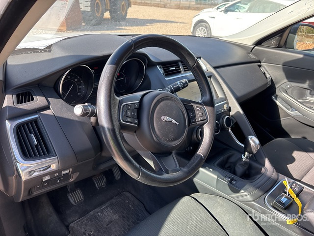 2019 Jaguar E Pace SUV - SUV : 사진 4 2019 Jaguar E Pace SUV - SUV : 사진 4