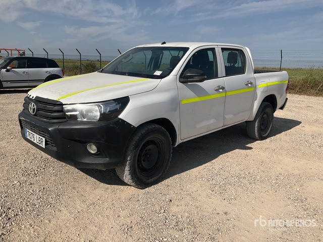 2019 Toyota Hilux 4x4 Crew Cab Pickup - 픽업트럭 : 사진 1 2019 Toyota Hilux 4x4 Crew Cab Pickup - 픽업트럭 : 사진 1