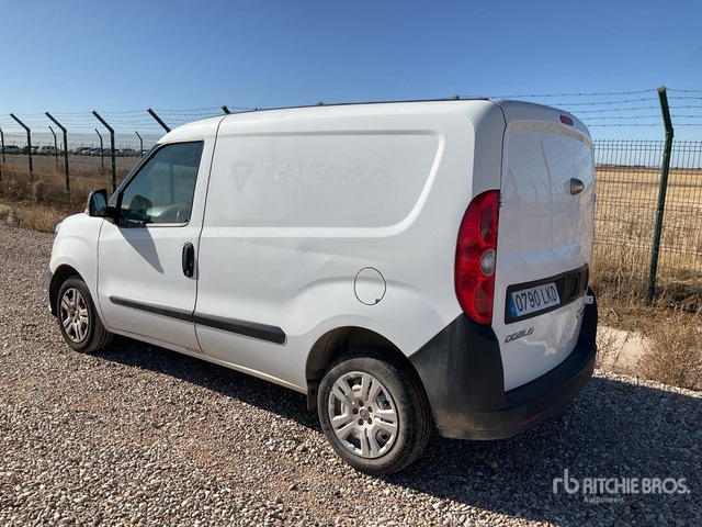 2020 Fiat Doblo Cargo Van - 밴 : 사진 2 2020 Fiat Doblo Cargo Van - 밴 : 사진 2